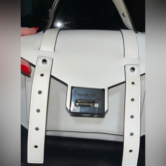 Michael Kors white shoulder/hangbag - Picture 3 of 7